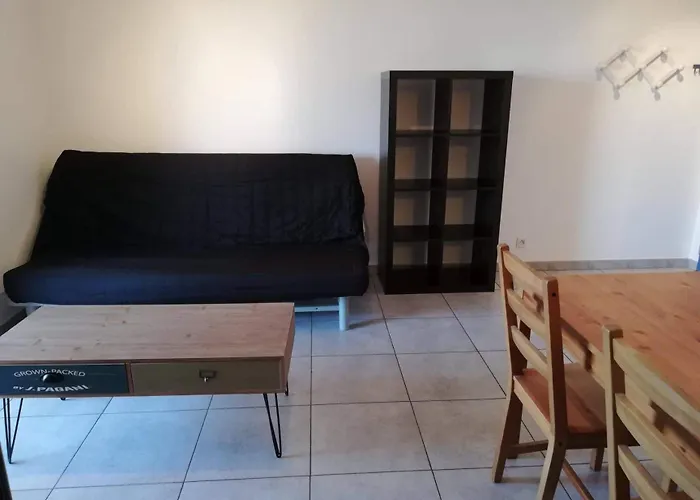 Calme Proche De La Gare De Appartement Borgo (Corsica)